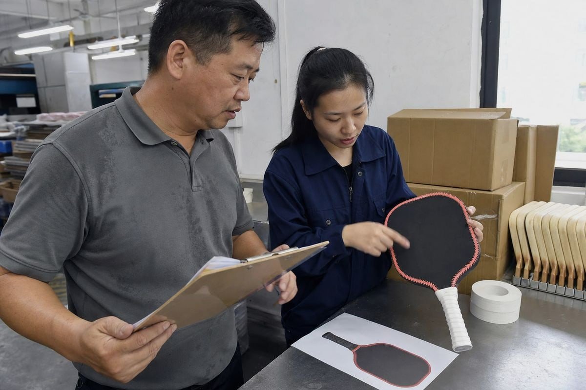 Communicating custom pickleball paddle design requirements clearly to manufacturing suppliers (ID#1)